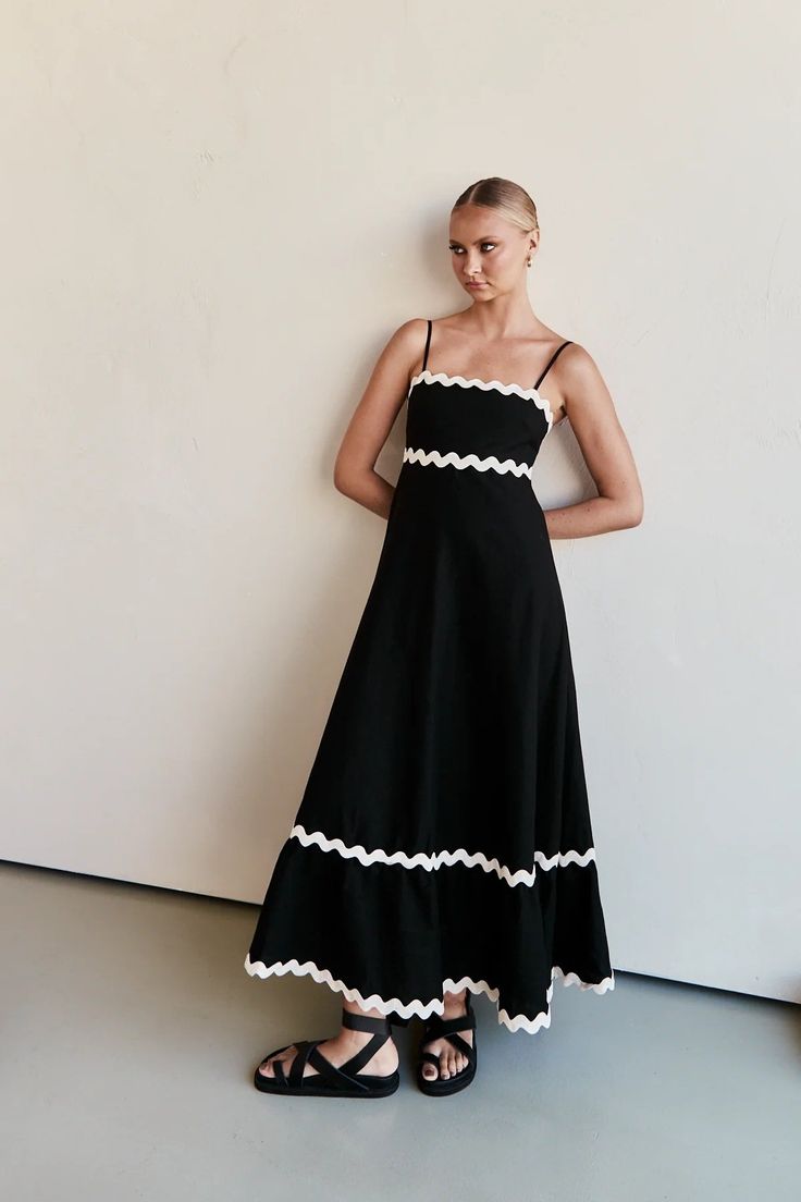 Benny Maxi Dress – Timeless Elegance with a Modern Edge